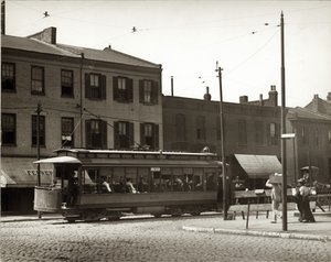 Tram bij South Tenth en Market Streets